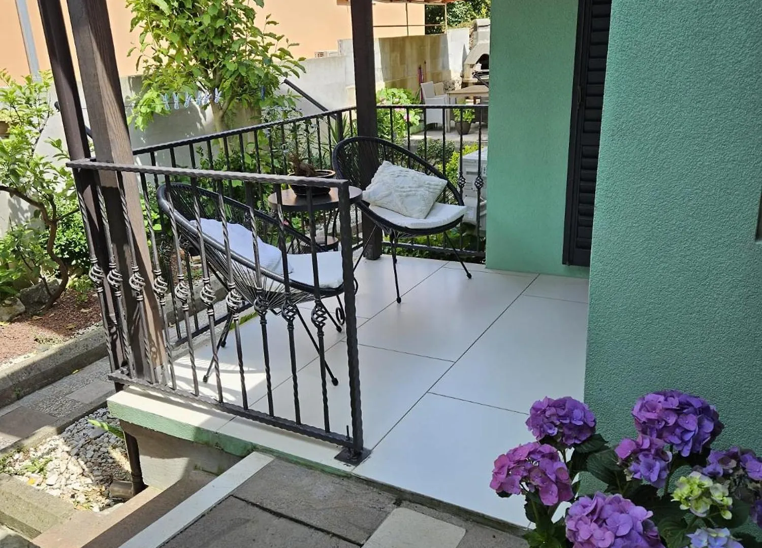 Alaburic Rooms & Apartment Mali Losinj Bed & Breakfast